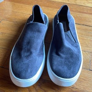 Suede Steve Madden slide on